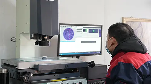 ດ້ວຍວິໄສທັດທີ່ຄົມຊັດແລະການຊີ້ນໍາທີ່ຊັດເຈນ, ພວກເຮົາສ້າງສາຍປ້ອງກັນທີ່ມີຄຸນນະພາບສໍາລັບແມ່ພິມຢ່າງຫນັກແຫນ້ນ.